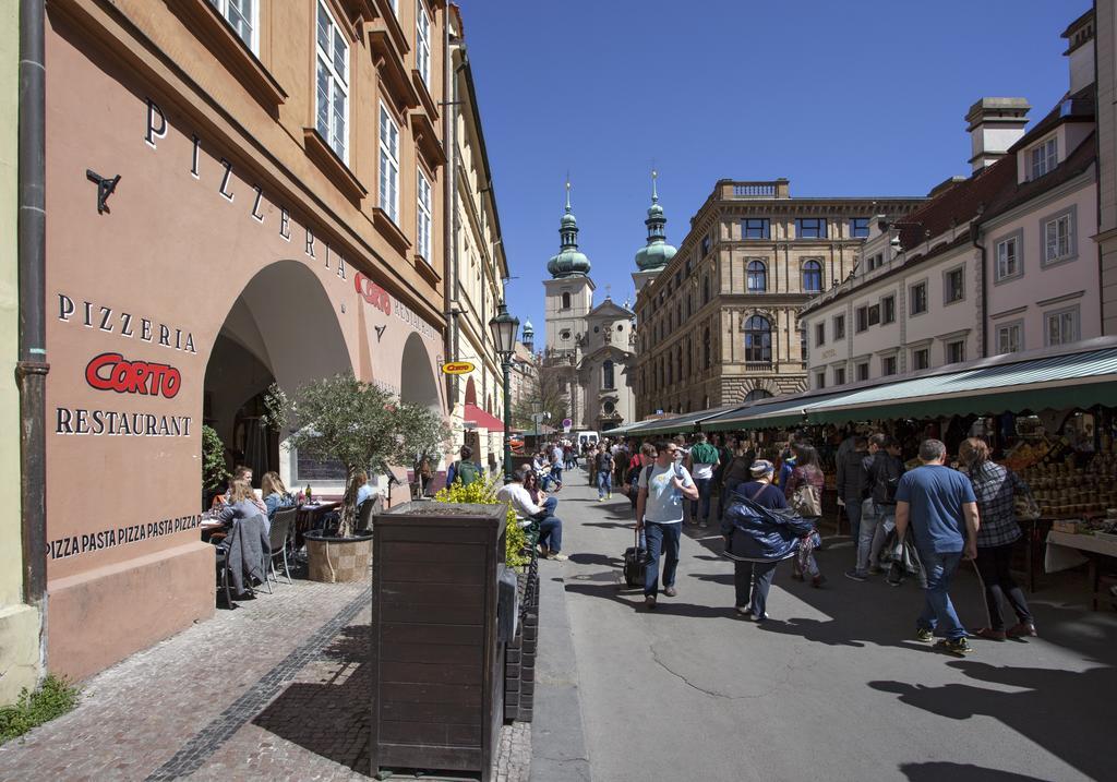 Igor And David Apartments Prag Exterior foto